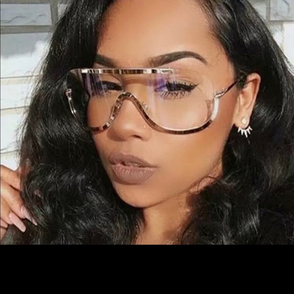 Clear Oversized glasses ☀️💍